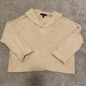 GAP Women's Beige Sweater - size small